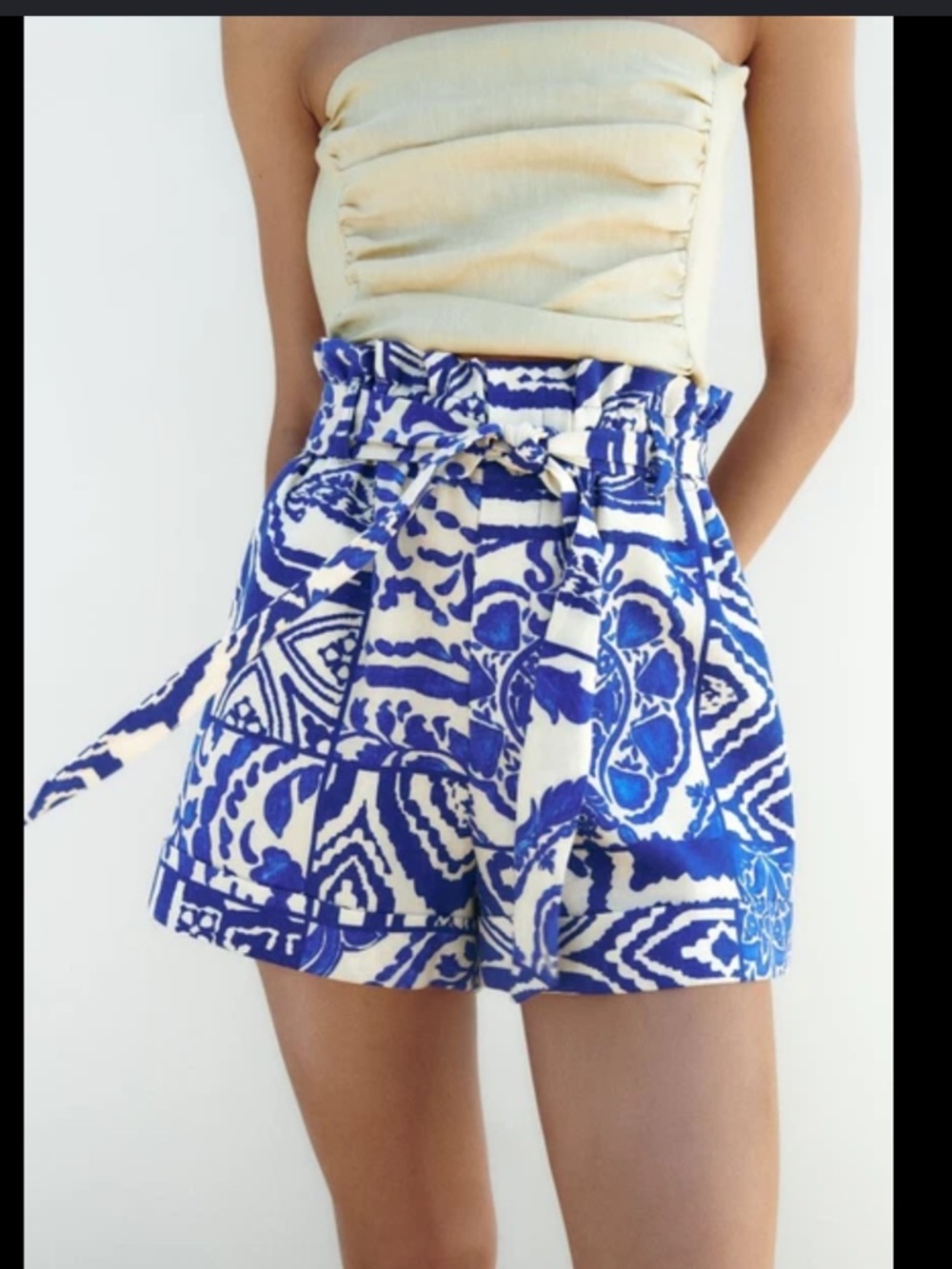 ZARA | Bermuda Shorts High Waist Floral blue and white